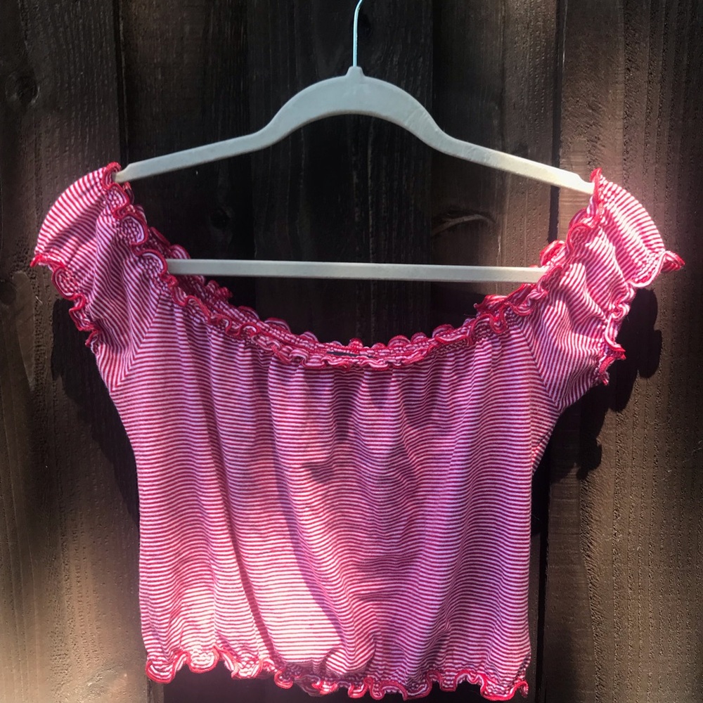 Brandy Melville off the shoulder crop top!